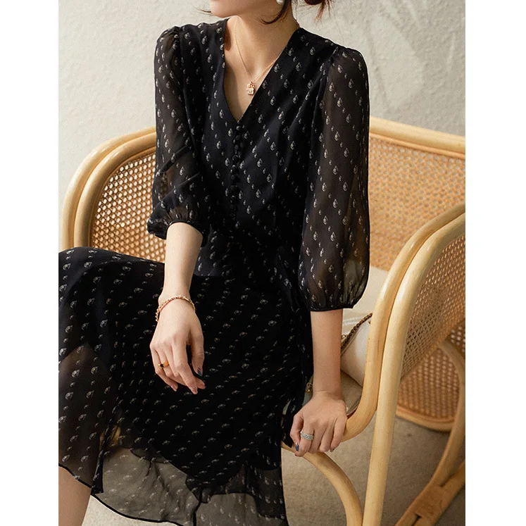 Natural Mulberry Silk Women's Dresses High Quality Dresses Elegant V-Neck Women Clothing Summer Dress 2024 New Vestidos Mujer
Natural Mulberry Silk Women's Dresses High Quality Dresses Elegant V-Neck Women Clothing Summer Dress 2024 New Vestidos Mujer
