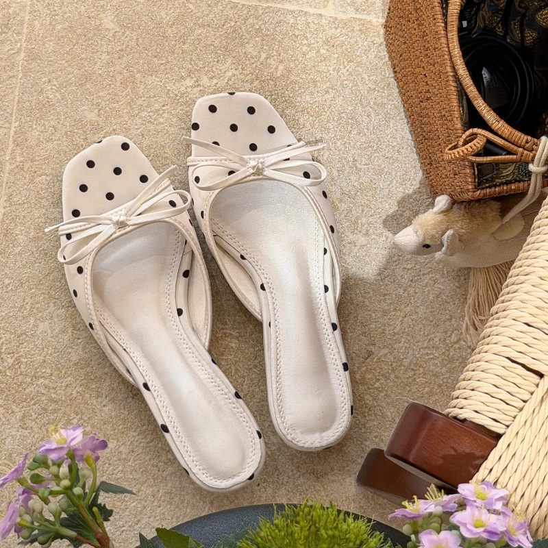 Fashion Satin Butterfly-knot Low Heels Party Dress Slide 2026 New Summer Shoes Designer Square Toe Women Polka Dot Slippers
Fashion Satin Butterfly-knot Low Heels Party Dress Slide 2026 New Summer Shoes Designer Square Toe Women Polka Dot Slippers