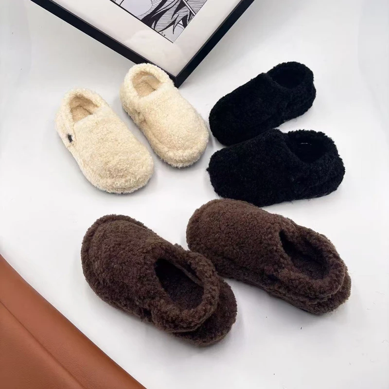 Детские повседневные тапочки с круглым носком, детская обувь для спальни, удобная зимняя обувь с мягкой подошвой, новинка 2025, модные трендовые тапочки для мальчиков и девочек
Детские повседневные тапочки с круглым носком, детская обувь для спальни, удобная зимняя обувь с мягкой подошвой, новинка 2025, модные трендовые тапочки для мальчиков и девочек