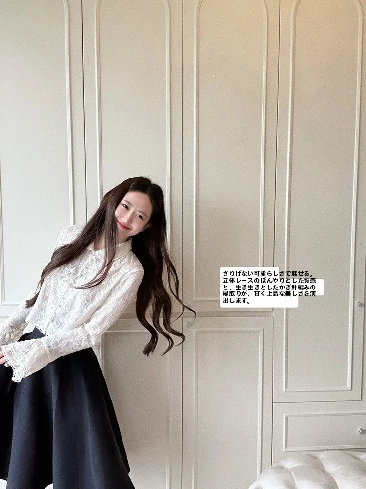 Elegant Lace Shirt Turn-down Collar Flared Sleeve Versatile Long Sleeve Casual Style Skin-friendly Breathable Cotton Blend
Elegant Lace Shirt Turn-down Collar Flared Sleeve Versatile Long Sleeve Casual Style Skin-friendly Breathable Cotton Blend