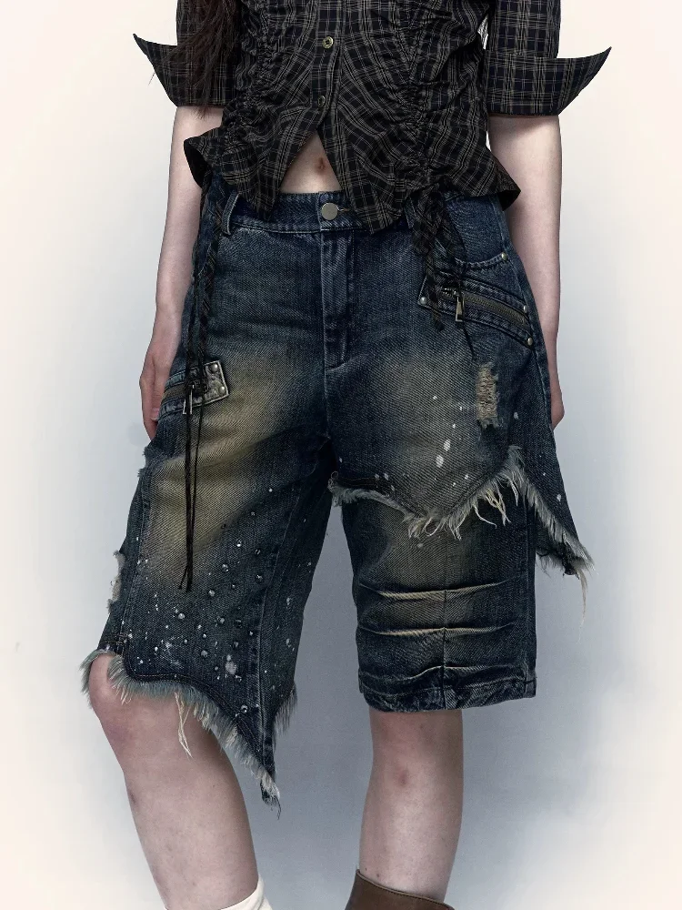 ADAgirl Vintage Punk Jeans Shorts Women Y2k Hip Hop Causal Baggy Zip Do Old Wide Leg Denim Short Streetwear Retro Summer Bottoms
ADAgirl Vintage Punk Jeans Shorts Women Y2k Hip Hop Causal Baggy Zip Do Old Wide Leg Denim Short Streetwear Retro Summer Bottoms