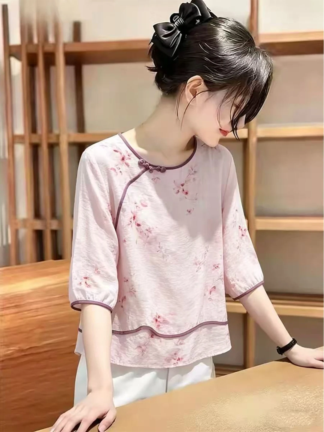 Elegant Chinese Style Loose Fit Printed Shirt Stylish Summer Top Fashionable Silk Women's Clothing Delicate Design Trendy Sma...
Elegant Chinese Style Loose Fit Printed Shirt Stylish Summer Top Fashionable Silk Women's Clothing Delicate Design Trendy Sma...