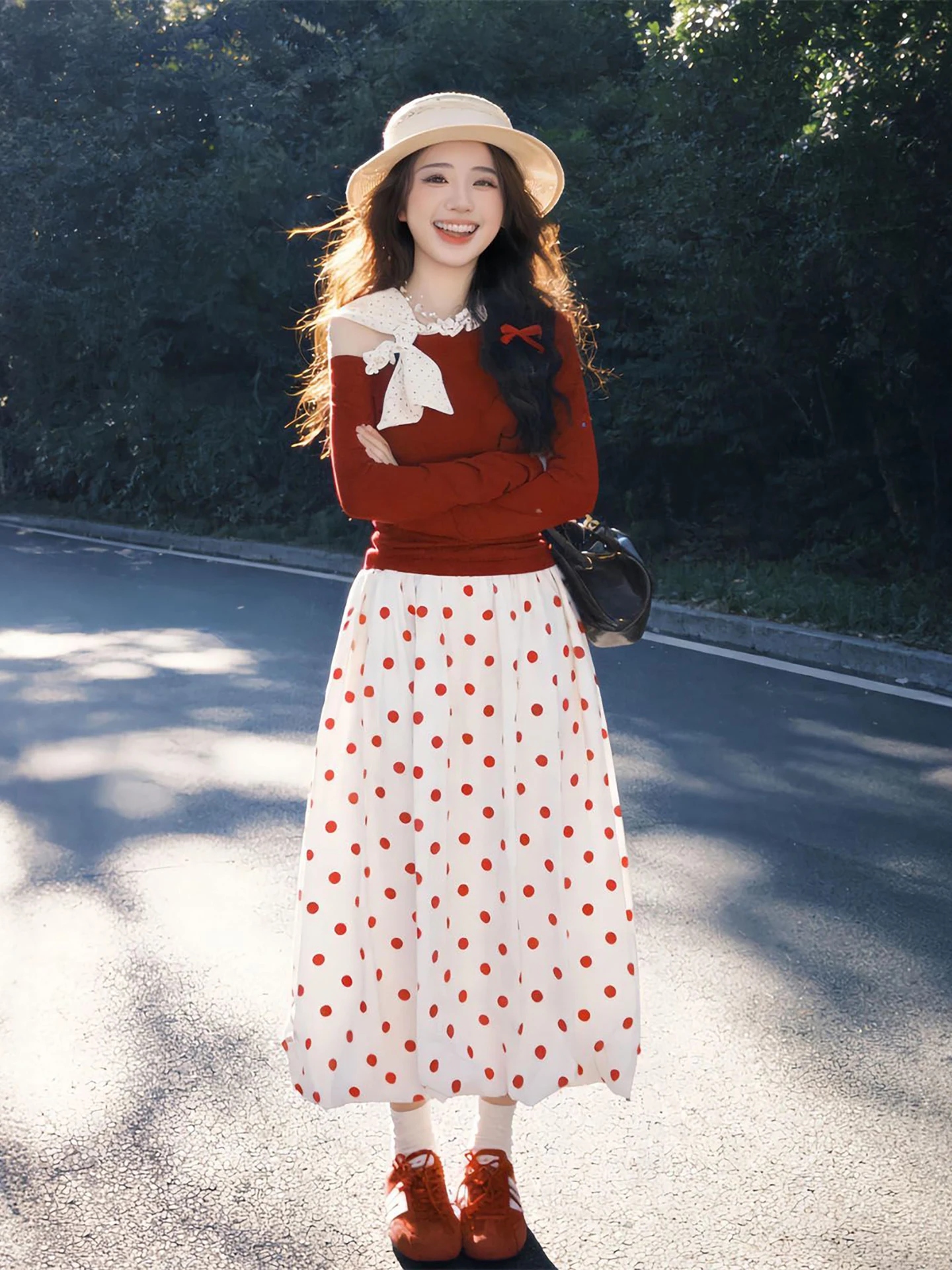 2026 New Gentle Lady Knot Red Slim Fit Shoulder Top with Polka Dot Flower Bud Skirt Two Piece Set Fashionable Casua...
2026 New Gentle Lady Knot Red Slim Fit Shoulder Top with Polka Dot Flower Bud Skirt Two Piece Set Fashionable Casua...