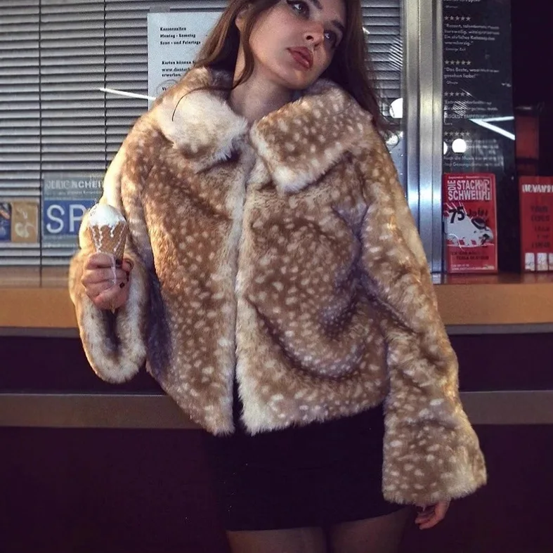 Eco-Friendly Fur Coat Spot Deer Leopard Print Fluffy Outerwear Women's Long Sleeve Short Style No Hat European Style
Eco-Friendly Fur Coat Spot Deer Leopard Print Fluffy Outerwear Women's Long Sleeve Short Style No Hat European Style