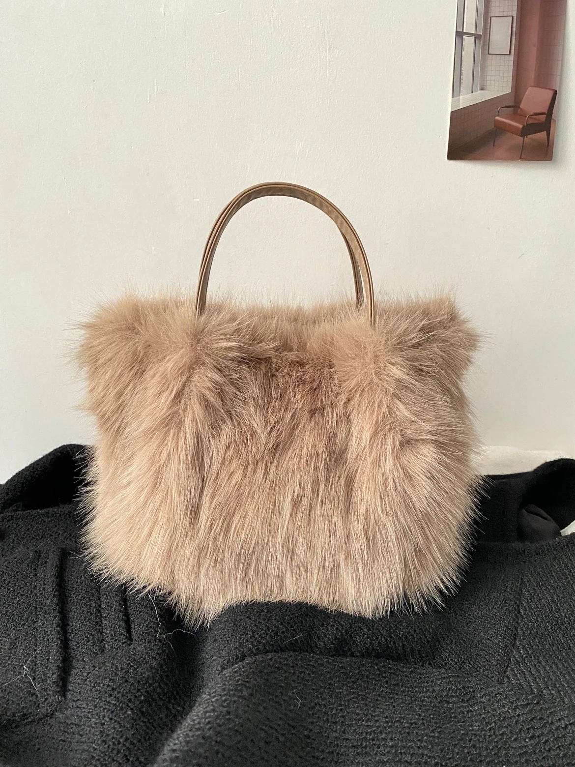 Осенне-зимняя маленькая квадратная сумка с длинными волосами, ручная сумка через плечо, мягкая милая сумка-тоут, модный универсальный мех
Осенне-зимняя маленькая квадратная сумка с длинными волосами, ручная сумка через плечо, мягкая милая сумка-тоут, модный универсальный мех