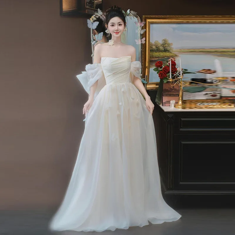 Morning Robe One Shoulder Light Wedding Dress Bride Greeting Guest Leaving Veil High End Luxury Banquet Evening Gown
Morning Robe One Shoulder Light Wedding Dress Bride Greeting Guest Leaving Veil High End Luxury Banquet Evening Gown