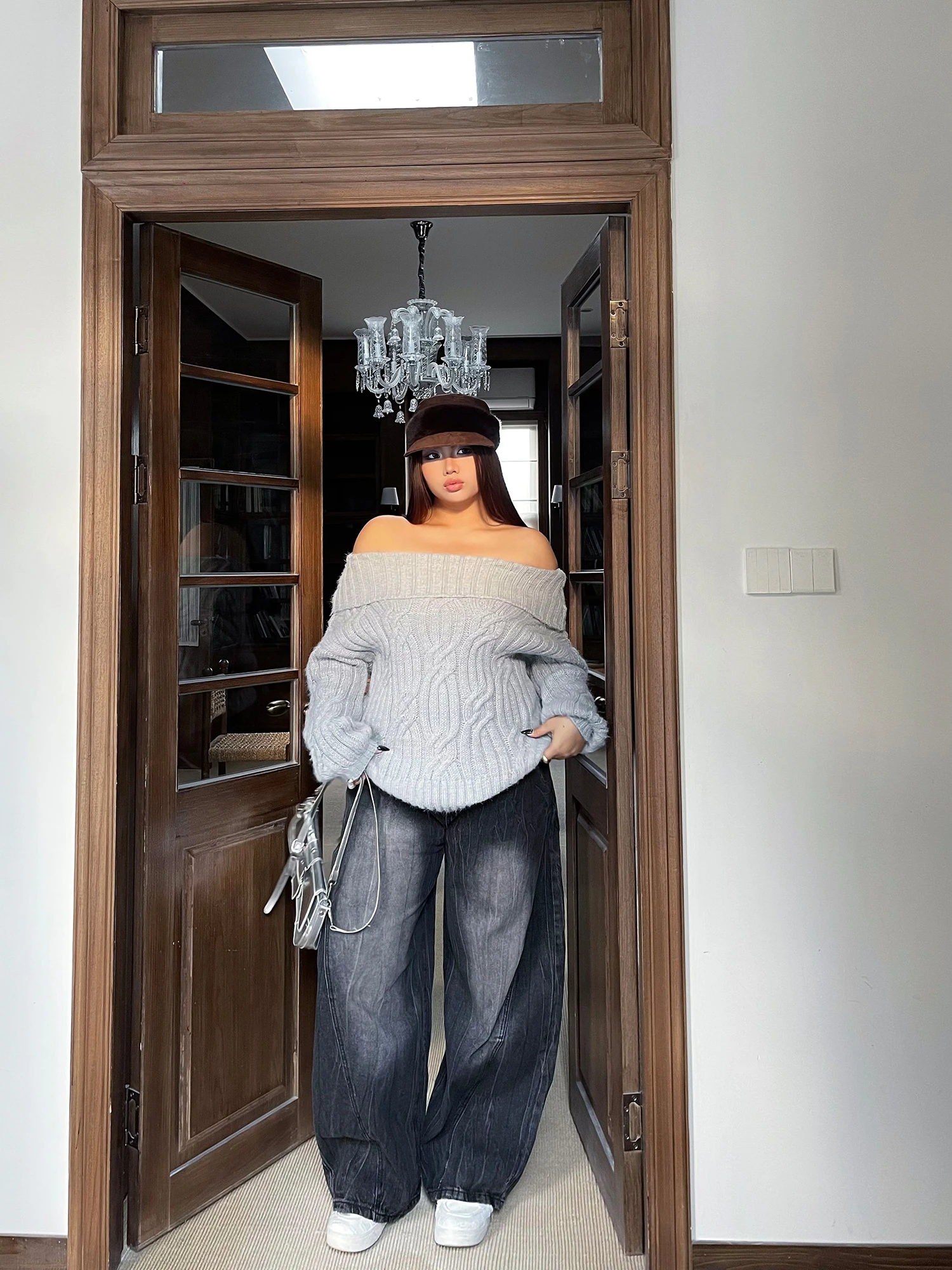 Джинсы с высокой талией и прямыми штанинами для женщин больших размеров, широкие брюки с высокой талией в американском ретро-стиле, весна-лето, универсальные, стройнящие.
Джинсы с высокой талией и прямыми штанинами для женщин больших размеров, широкие брюки с высокой талией в американском ретро-стиле, весна-лето, универсальные, стройнящие.