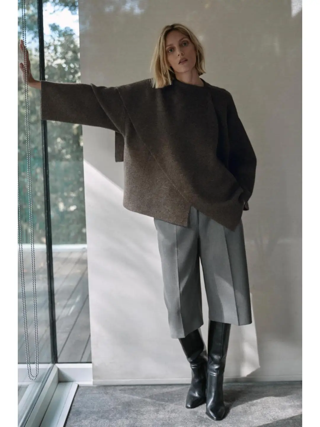 Повседневные длинные брюки для женщин: осенние модные прямые брюки с высокой талией, универсальные, комфортные, широкие штанины, женские брюки
Повседневные длинные брюки для женщин: осенние модные прямые брюки с высокой талией, универсальные, комфортные, широкие штанины, женские брюки