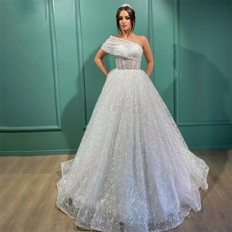 Vintage Lace Wedding Dresses Shiny One Shoulder A-Line Pleats Backless Bridal Gowns Princess Brush Train Appliques Bride Dress
Vintage Lace Wedding Dresses Shiny One Shoulder A-Line Pleats Backless Bridal Gowns Princess Brush Train Appliques Bride Dress