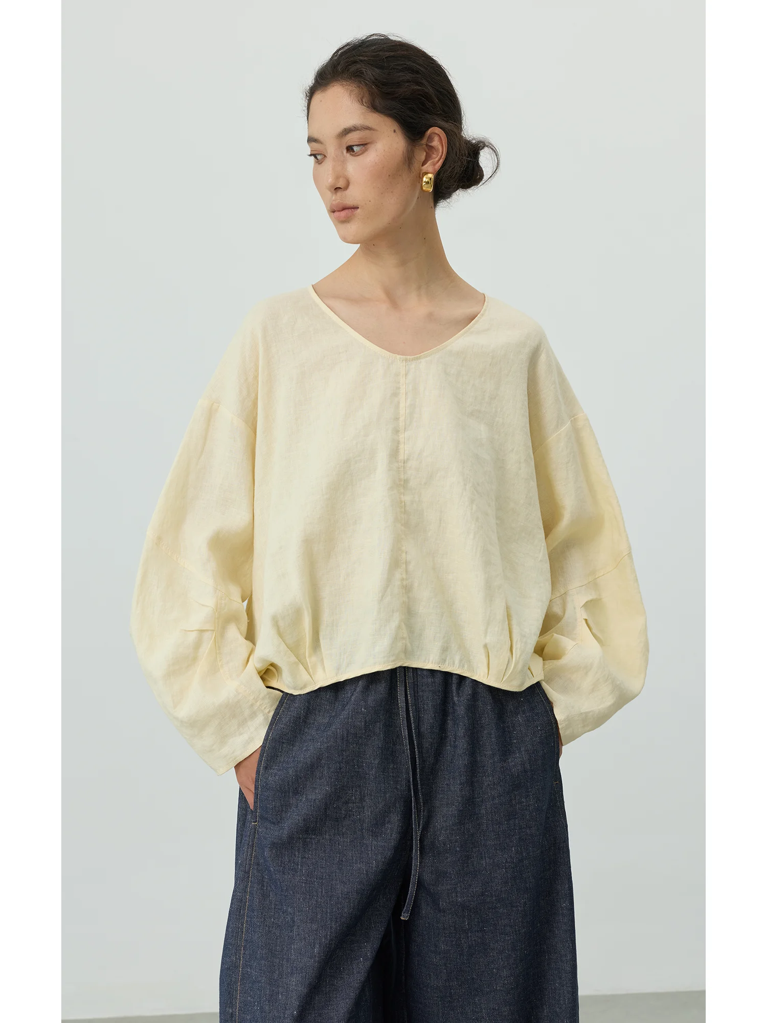 Женская льняная рубашка Sukha M 2026: Весна-Лето, Ретро-стиль, Свободный крой, Круглый вырез, Универсальная, Повседневная, Дышащая, Комфортная
Женская льняная рубашка Sukha M 2026: Весна-Лето, Ретро-стиль, Свободный крой, Круглый вырез, Универсальная, Повседневная, Дышащая, Комфортная