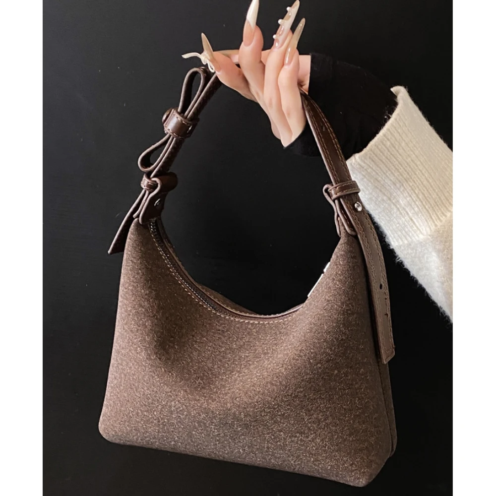 Autumn Winter New Crossbody Bag for Women Simple Solid High-Grade All-Matched Handbags Frosted Elegant Commute Shoulder Bags
Autumn Winter New Crossbody Bag for Women Simple Solid High-Grade All-Matched Handbags Frosted Elegant Commute Shoulder Bags