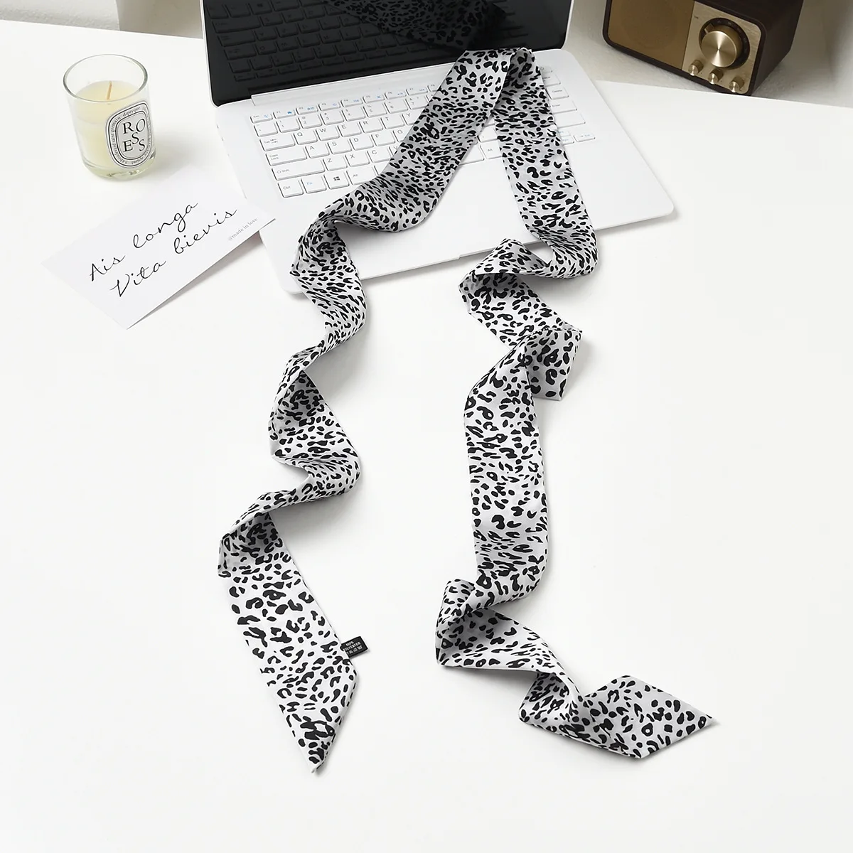 2025 Fashion Double-Decker Leopard Printing 2M Satin Silk Summer Dresses Belt For Women Long Handle Bag Straps Sun Hat Ribbon
2025 Fashion Double-Decker Leopard Printing 2M Satin Silk Summer Dresses Belt For Women Long Handle Bag Straps Sun Hat Ribbon