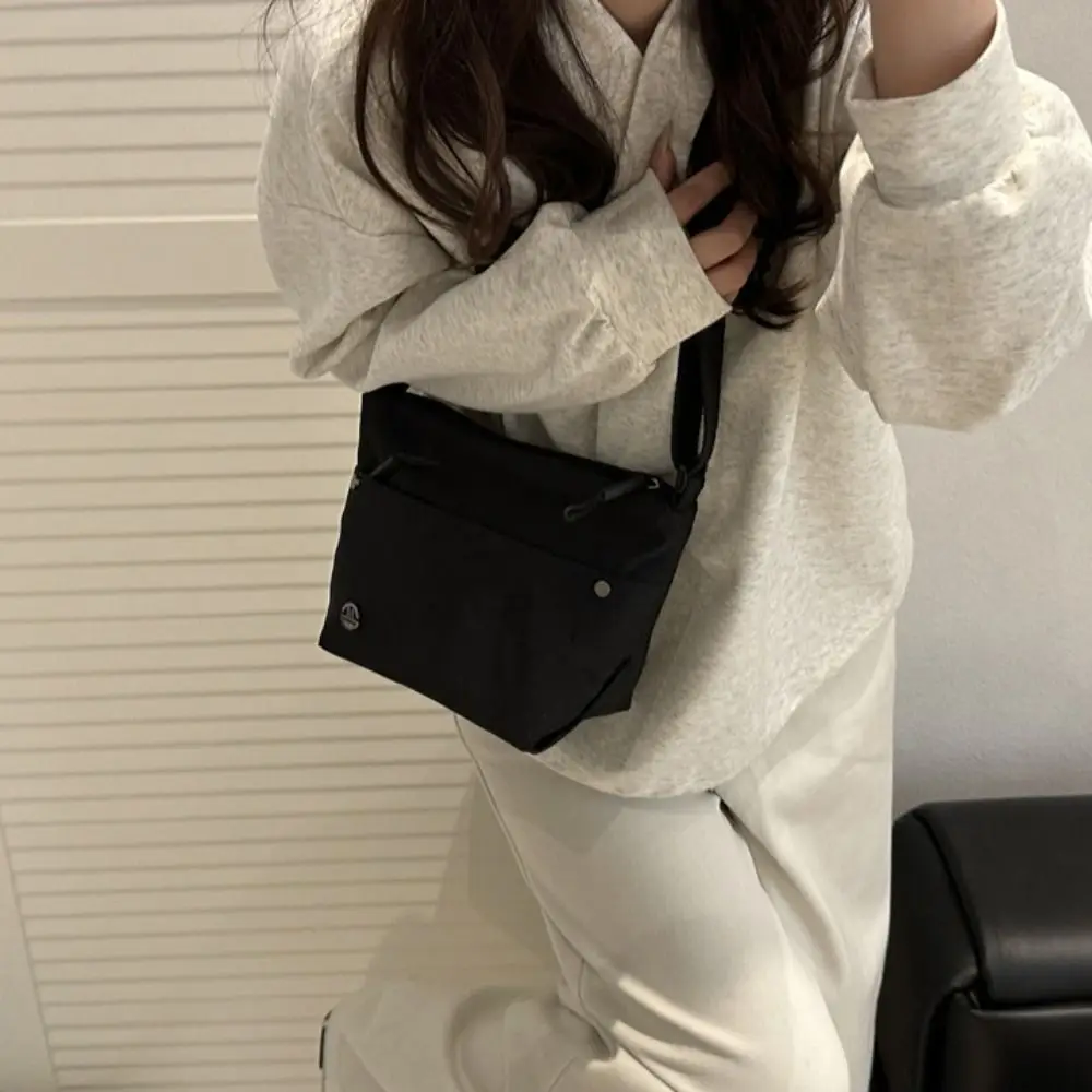 Fashion Quick-dry Nylon Shoulder Bag Harajuku Portable Men Crossbody Bag Korean Style Coin Pouch Mobile Phone Pack Unisex
Fashion Quick-dry Nylon Shoulder Bag Harajuku Portable Men Crossbody Bag Korean Style Coin Pouch Mobile Phone Pack Unisex