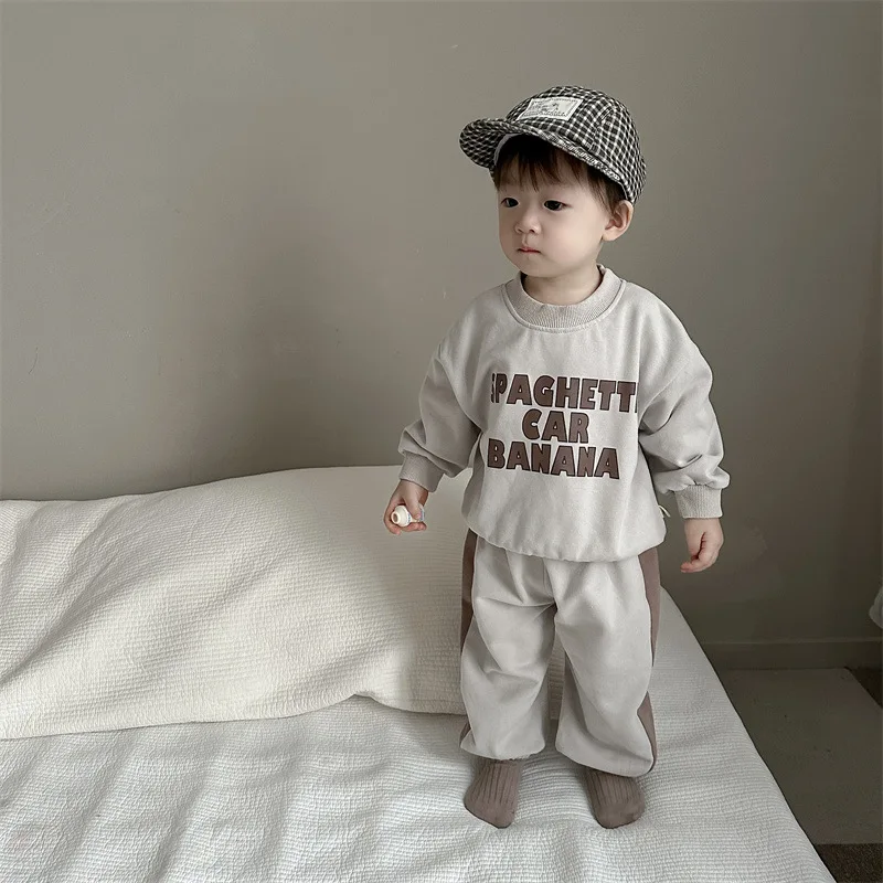 Boys Long Sleeved Letter Hoodie and Sweatpants Two-piece Set for Autumn Clothes Korean Baby Spring and Autumn Clothes
Boys Long Sleeved Letter Hoodie and Sweatpants Two-piece Set for Autumn Clothes Korean Baby Spring and Autumn Clothes