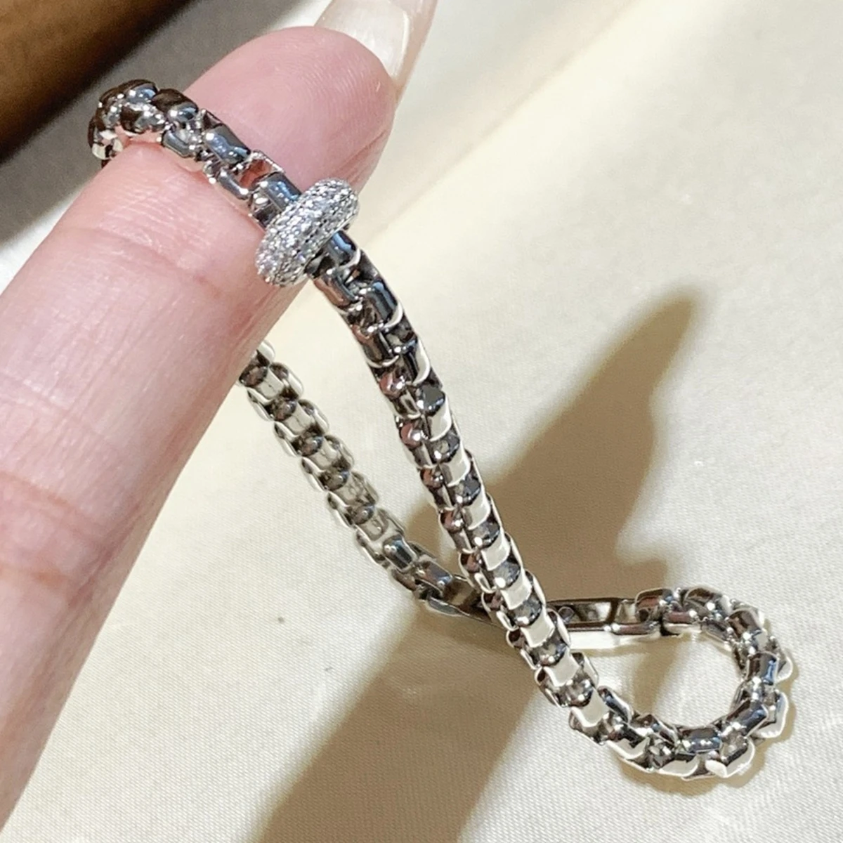 New Italy Craft 925 Sterling Silver Brand Style Weaving Chain Bracelet Luxury Designer Fine Jewelry For Women Wedding
New Italy Craft 925 Sterling Silver Brand Style Weaving Chain Bracelet Luxury Designer Fine Jewelry For Women Wedding