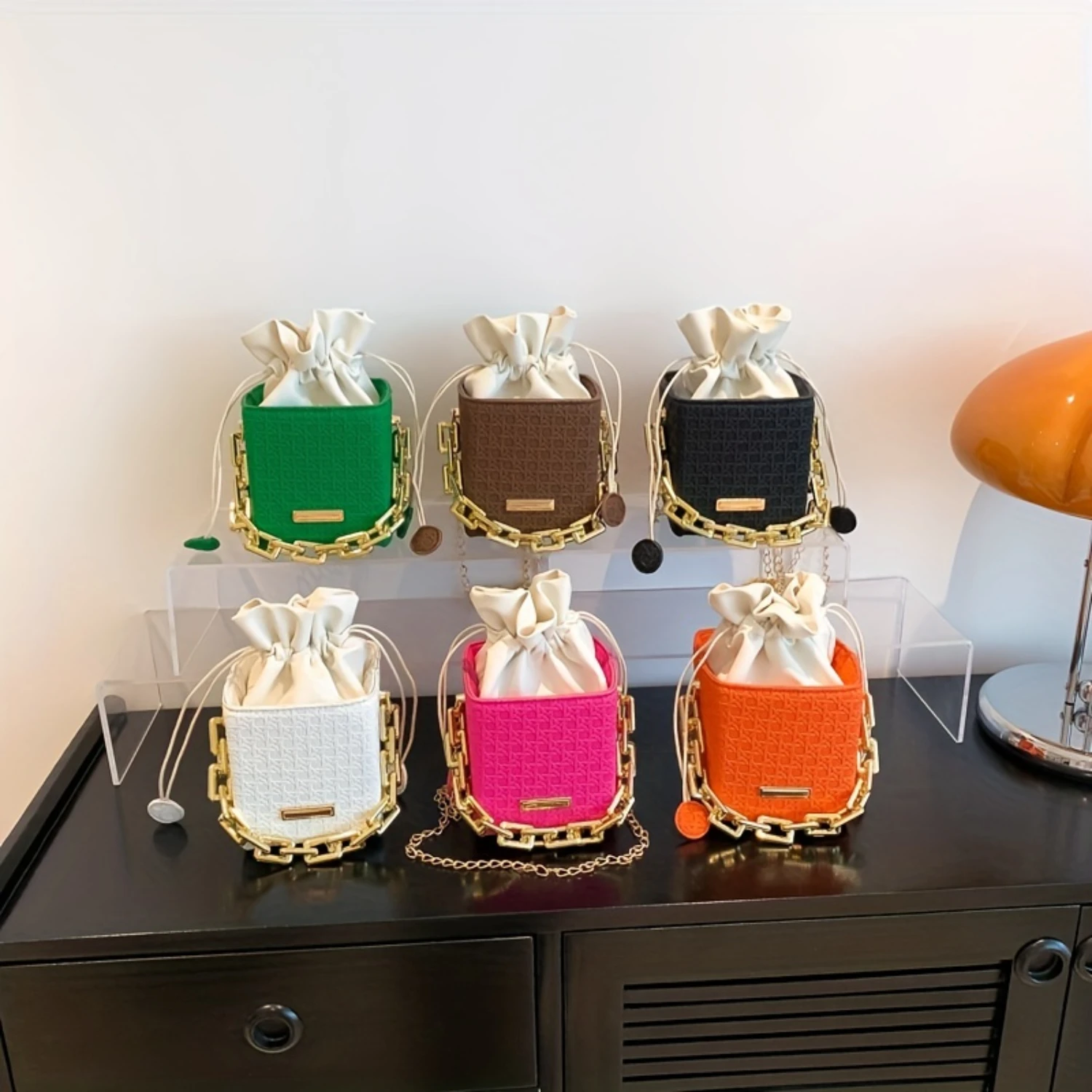 Solid Color Shoulder Bag with Drawstring & Crossbody Chain - Stylish, versatile accessory
Solid Color Shoulder Bag with Drawstring & Crossbody Chain - Stylish, versatile accessory