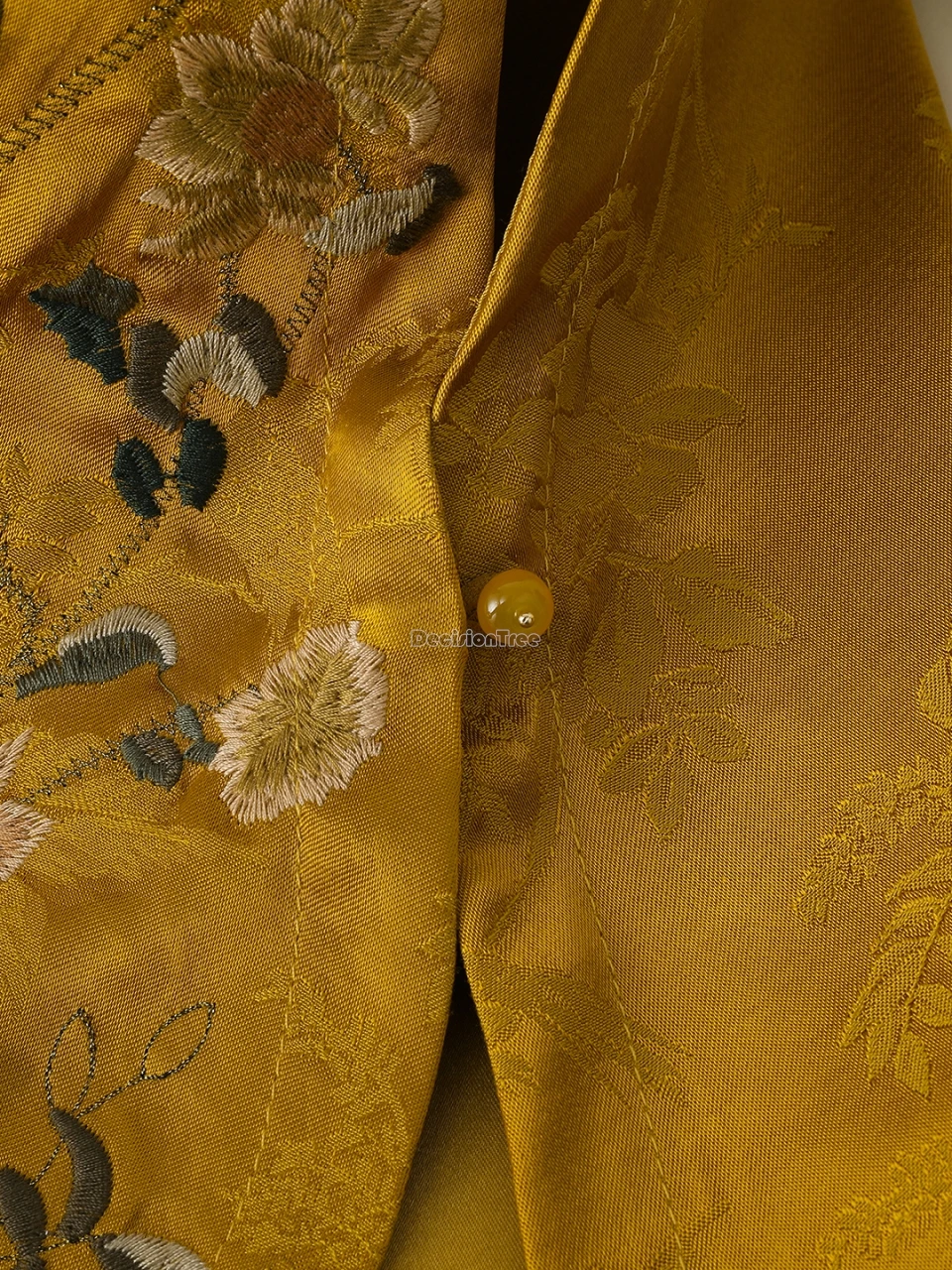 2025 new chinese national style embroidered flower waistcoat women's ethnic style stand-up collar sleeveless cheongsam vest top
2025 new chinese national style embroidered flower waistcoat women's ethnic style stand-up collar sleeveless cheongsam vest top