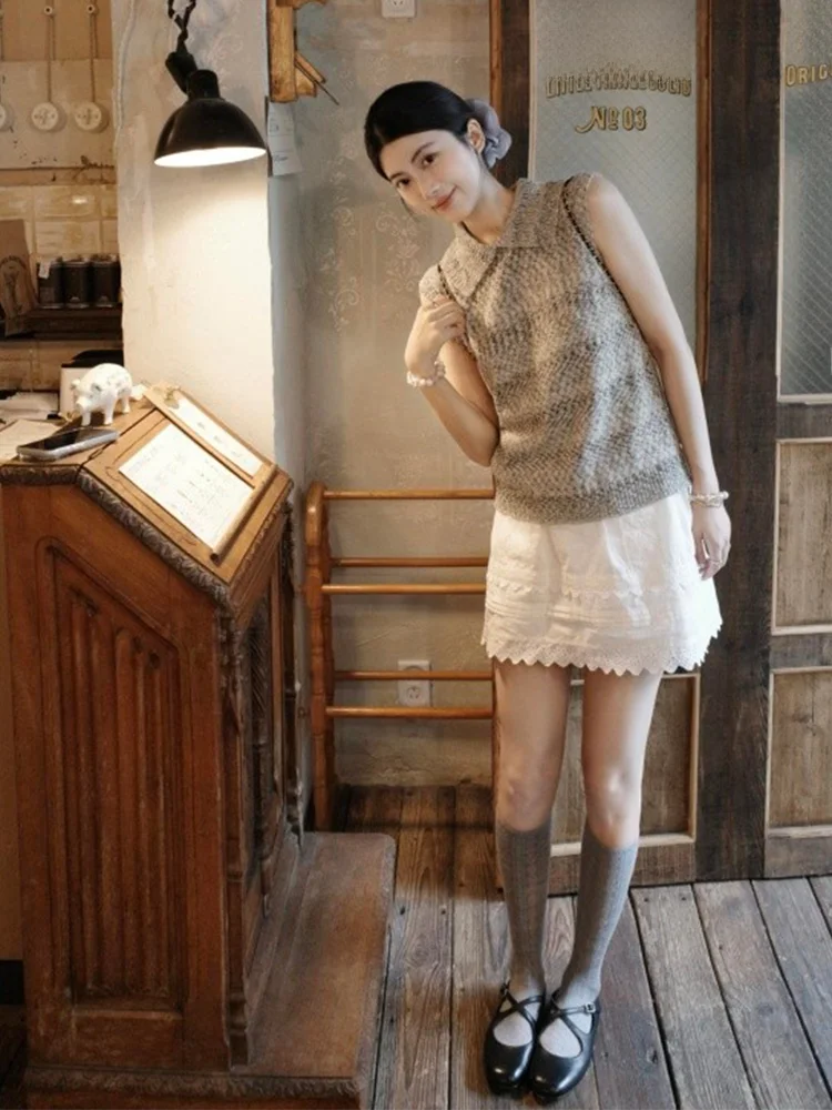 Korean Design Collared Knitted Sleeveless Vest Women's Slimming Top Fashionable Summer Outerwear round Neck Polyester Fiber
Korean Design Collared Knitted Sleeveless Vest Women's Slimming Top Fashionable Summer Outerwear round Neck Polyester Fiber