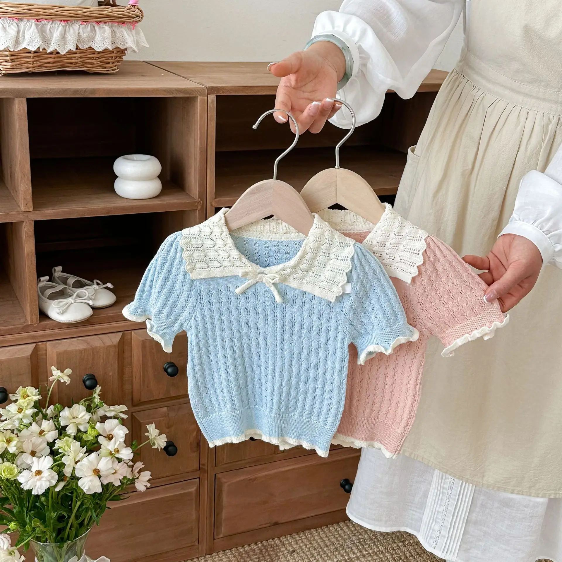 2026 Summer New Baby Girl Short Sleeve T Shirts Solid Cute Girls Knitted Lapel Tops Toddler Sweet Hollowed Out Thin Sweater
2026 Summer New Baby Girl Short Sleeve T Shirts Solid Cute Girls Knitted Lapel Tops Toddler Sweet Hollowed Out Thin Sweater