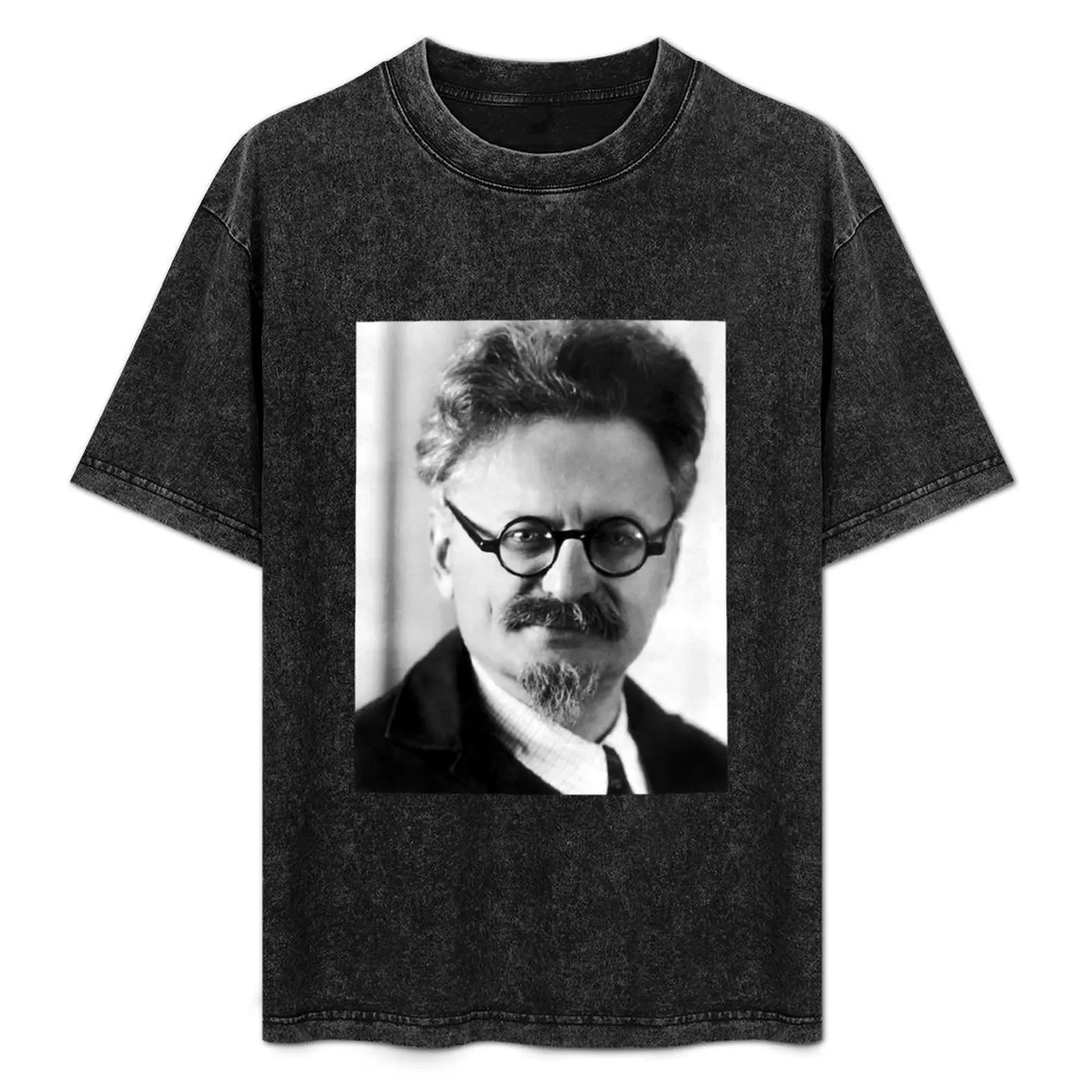 Leon Trotsky Portrait T-Shirt Street Style Casual Tee Shirt
Leon Trotsky Portrait T-Shirt Street Style Casual Tee Shirt