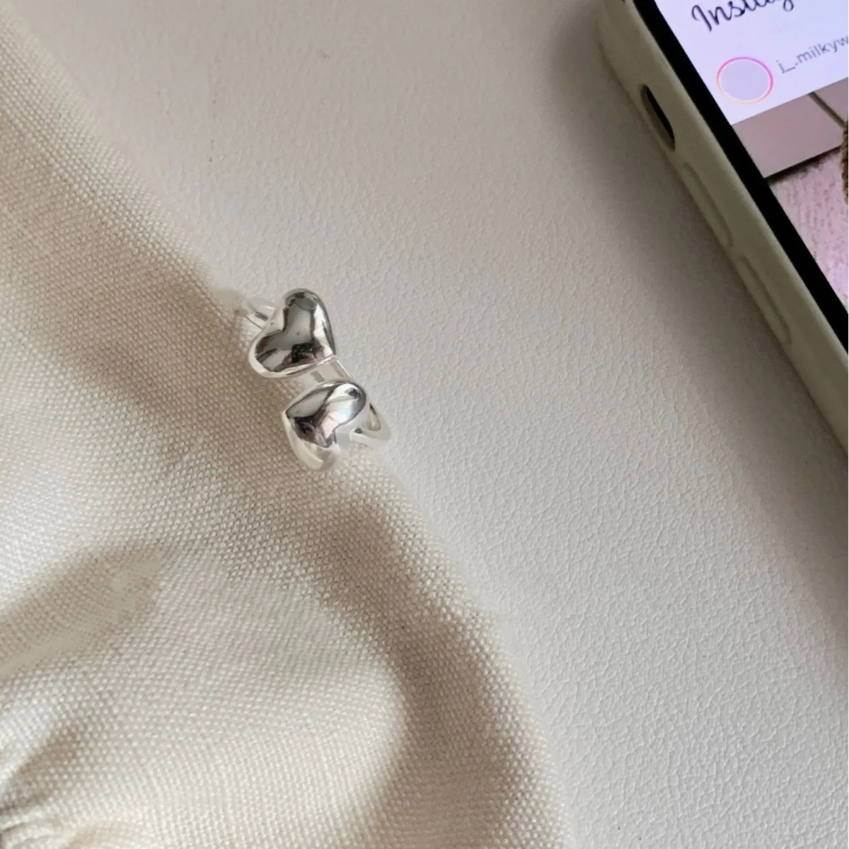 925 sterling silver double-sided love ring, simple, sweet, high-end and fashionable, suitable for women's jewelry gifts
925 sterling silver double-sided love ring, simple, sweet, high-end and fashionable, suitable for women's jewelry gifts
