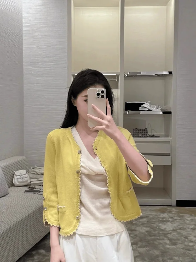 Korean Style Chic Knitted Cardigan Coat Fashionable Ageless Elegance Small Size Friendly Quality Material Long Sleeve round Neck
Korean Style Chic Knitted Cardigan Coat Fashionable Ageless Elegance Small Size Friendly Quality Material Long Sleeve round Neck