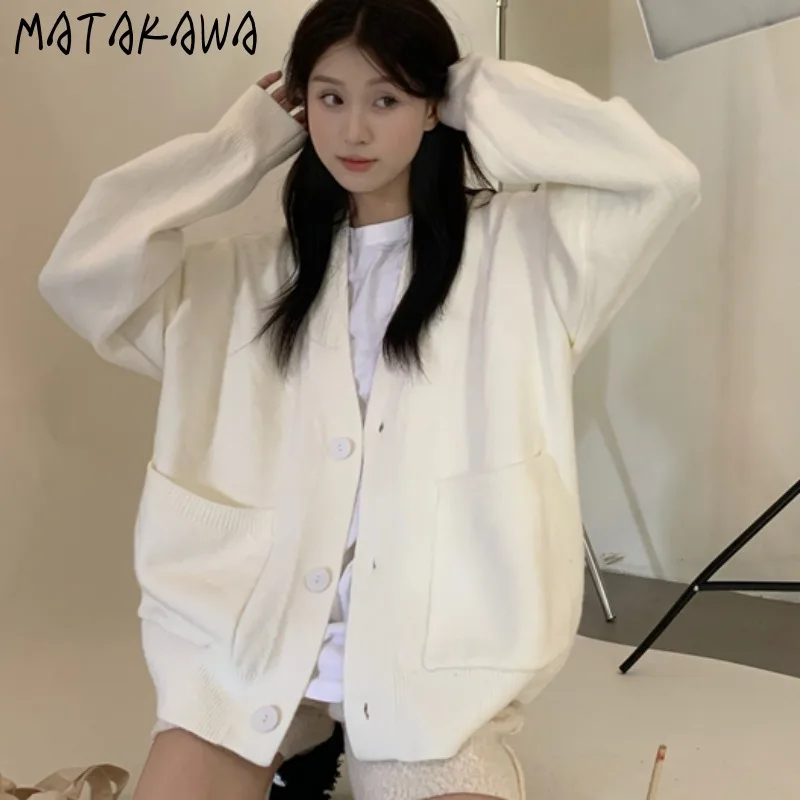 Matakawa Autumn Winter Cardigans Solid Korean Fashion Sweet Pockets V Neck Women Sweaters Korean Fashion Loose Sueter Mujer
Matakawa Autumn Winter Cardigans Solid Korean Fashion Sweet Pockets V Neck Women Sweaters Korean Fashion Loose Sueter Mujer