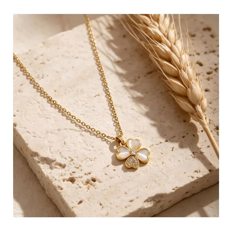 Korean Version of Love Collarbone Chain Diamond Pendant Simple Versatile Commuter Necklace Does Not Fade
Korean Version of Love Collarbone Chain Diamond Pendant Simple Versatile Commuter Necklace Does Not Fade