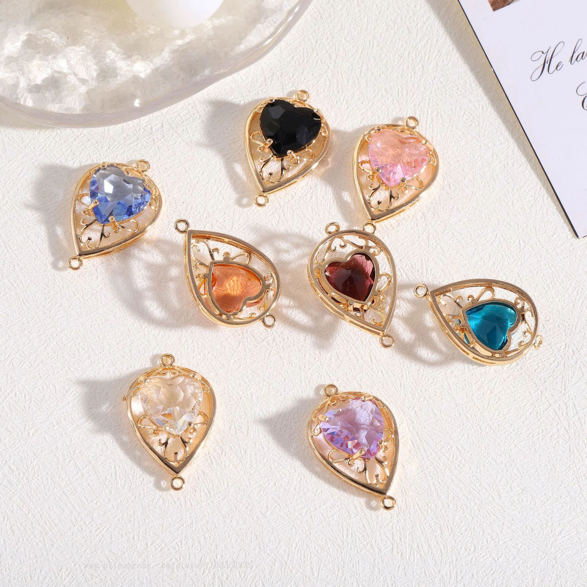 10pcs/ Bag Copper Gold Plated Color Preserving Love Droplet Double Pendant DIY Bracelet Necklace Earrings Pendant Accessories
10pcs/ Bag Copper Gold Plated Color Preserving Love Droplet Double Pendant DIY Bracelet Necklace Earrings Pendant Accessories