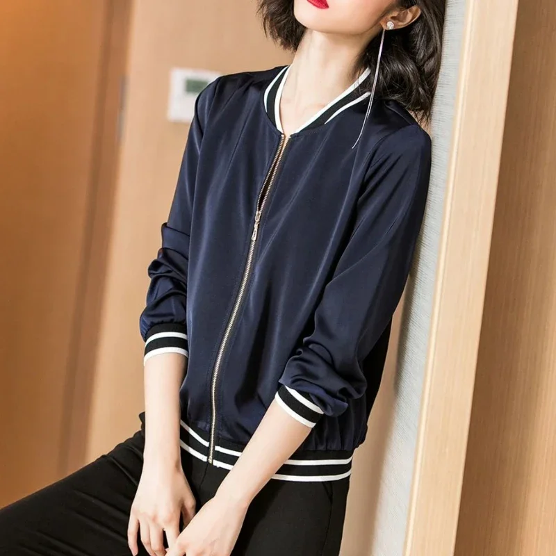 Long Sleeve Bomber Jacket for Women Round Neck Baseball Aviator Coat Woman Splicing Clothing Promotion Fashion Youthful Casual
Long Sleeve Bomber Jacket for Women Round Neck Baseball Aviator Coat Woman Splicing Clothing Promotion Fashion Youthful Casual