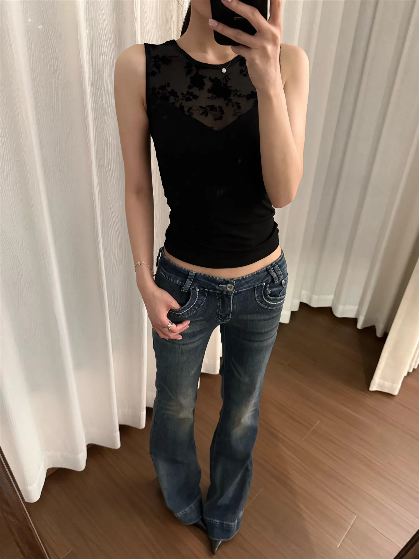 Extended Length Slim Fit Bell Bottom Jeans Women's Summer Fashion Retro Design Low Waist Cotton Denim Pants Floor Length
Extended Length Slim Fit Bell Bottom Jeans Women's Summer Fashion Retro Design Low Waist Cotton Denim Pants Floor Length