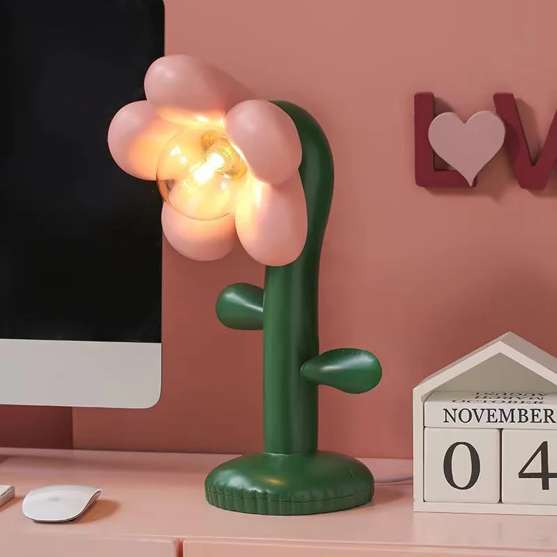 Creative flower table lamp bedroom bedside table decoration high-end decoration decoration birthday gift girl table light
Creative flower table lamp bedroom bedside table decoration high-end decoration decoration birthday gift girl table light