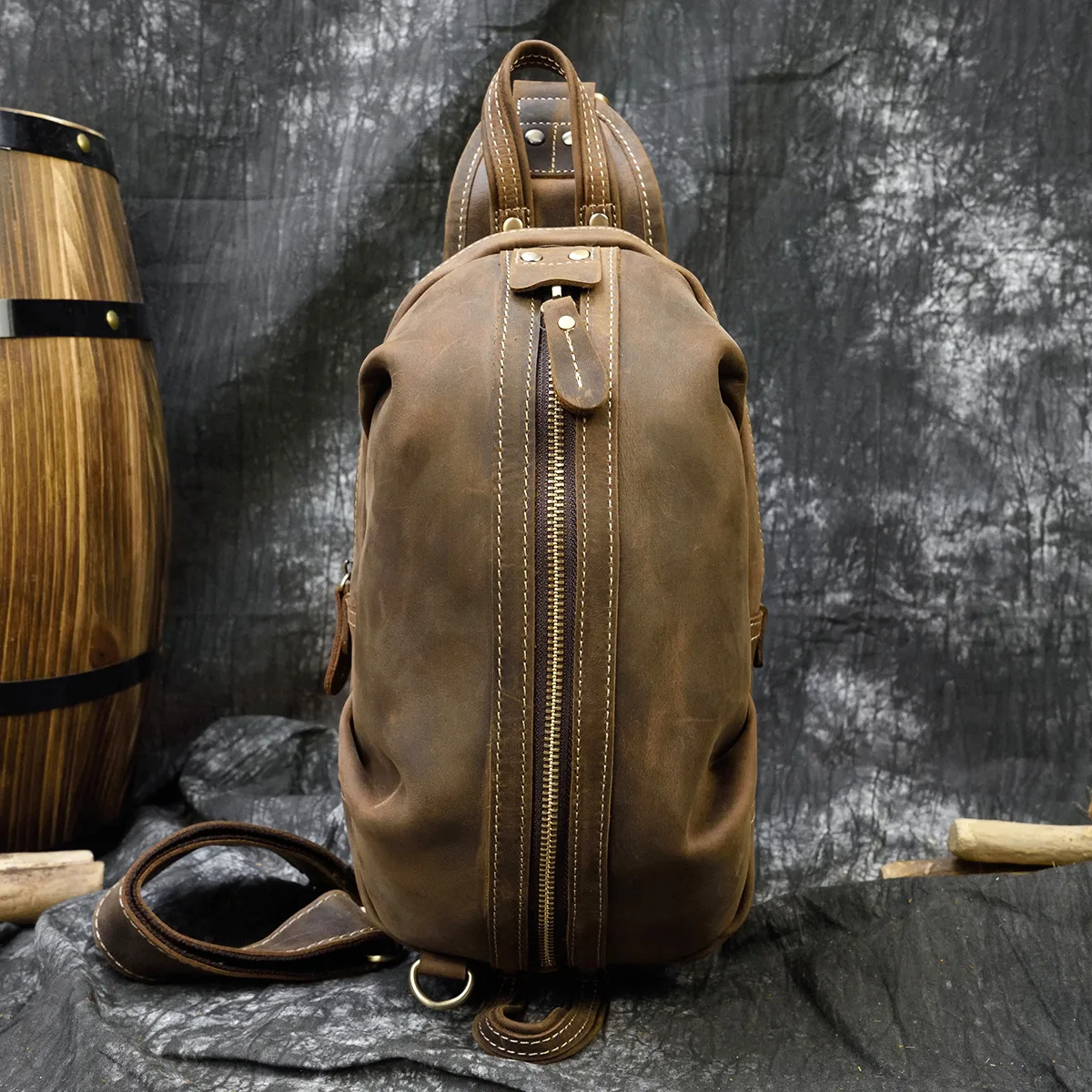 Men's casual style retro leather breast bag outdoor large-capacity sports first layer cowhide crossbody
Men's casual style retro leather breast bag outdoor large-capacity sports first layer cowhide crossbody