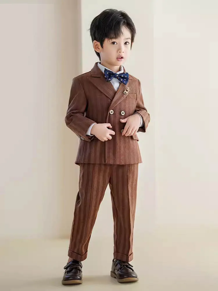 4 Pieces Boys Jacket Vest Pants Bowtie Photograph Dress Gentleman Kids Birthday Suit Children Wedding Party Performance Tuxedo
4 Pieces Boys Jacket Vest Pants Bowtie Photograph Dress Gentleman Kids Birthday Suit Children Wedding Party Performance Tuxedo