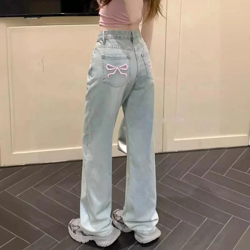 Bow Embroidery Y2K Blue Jeans For Women High Quality High Waist American Wide Leg Pants 2024 Vintage Straight Summer Trousers
Bow Embroidery Y2K Blue Jeans For Women High Quality High Waist American Wide Leg Pants 2024 Vintage Straight Summer Trousers