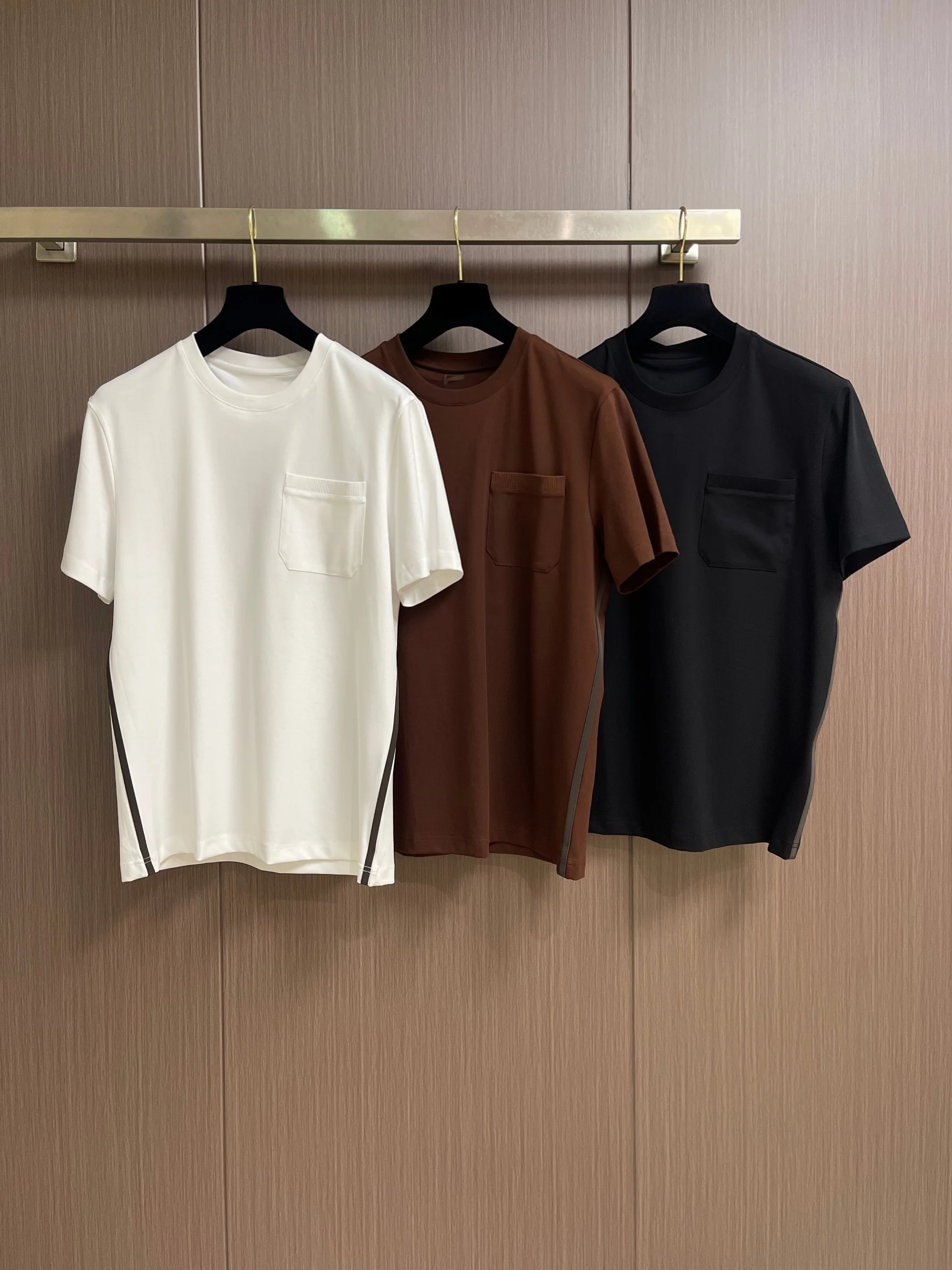 Italian Style Men's Casual Short Sleeve T-Shirt Comfortable Pocket Badge Business Casual Versatile Summer Knitted Loose Fit
Italian Style Men's Casual Short Sleeve T-Shirt Comfortable Pocket Badge Business Casual Versatile Summer Knitted Loose Fit