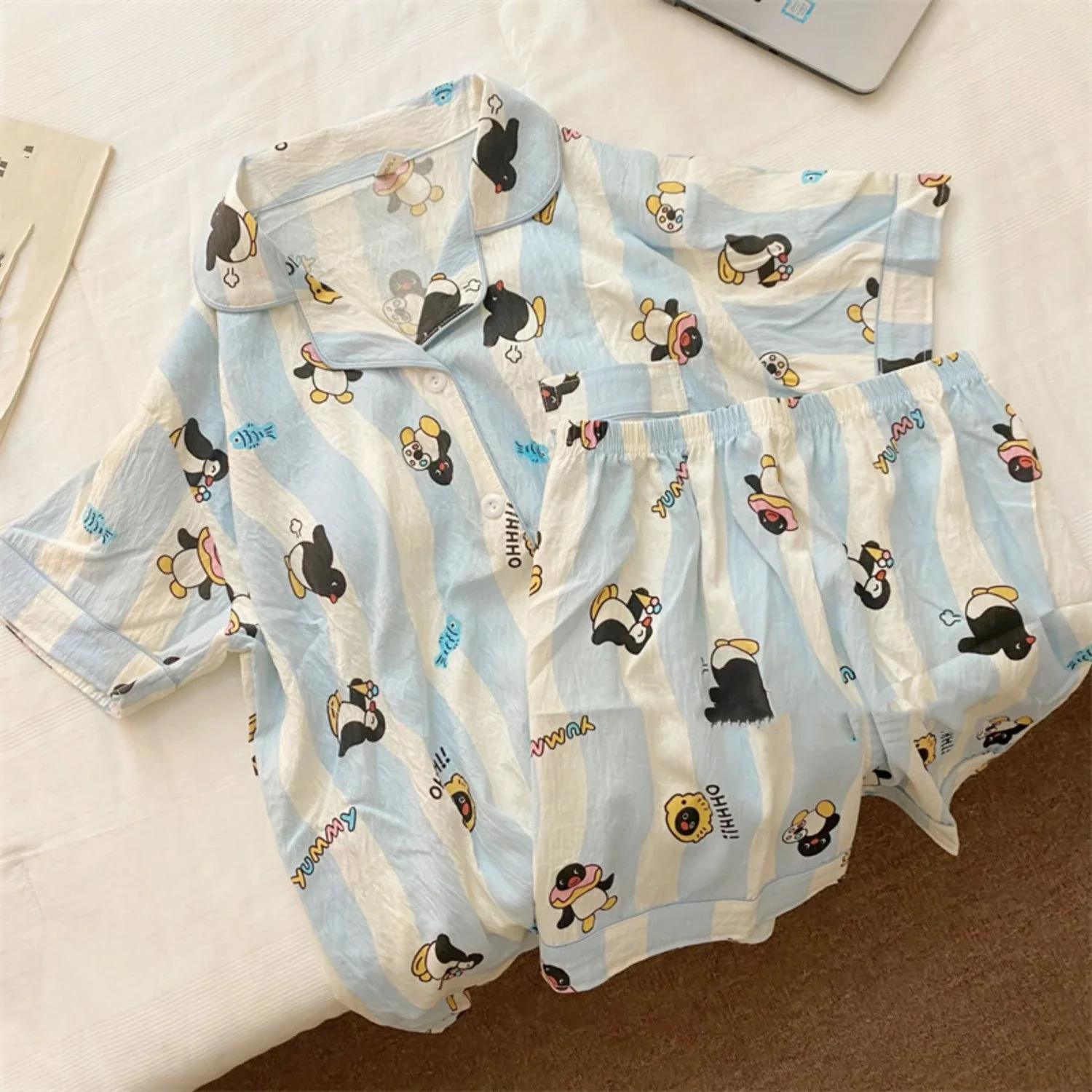 Penguin Print Women Autumn Two Piece Pajama Set Long Sleeve V Neck Top & Elastic Waist Pants 2 Pieces Female Sleepwear Nightwear
Penguin Print Women Autumn Two Piece Pajama Set Long Sleeve V Neck Top & Elastic Waist Pants 2 Pieces Female Sleepwear Nightwear