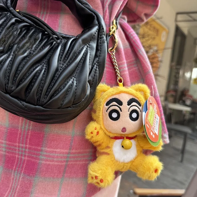 Плюшевый брелок-шарм «Крейон Шин-чан»: милый мультяшный аксессуар для сумки, украшение для сумки, праздничный подарок для фанатов аниме и девочек
Плюшевый брелок-шарм «Крейон Шин-чан»: милый мультяшный аксессуар для сумки, украшение для сумки, праздничный подарок для фанатов аниме и девочек