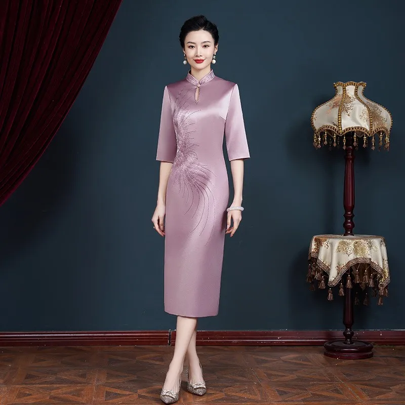 Ele Diamond Embedded Midi Dr Wedding Banquet Ceremony Mother of the Bride om High End Qipao Long Qipao for Women
Ele Diamond Embedded Midi Dr Wedding Banquet Ceremony Mother of the Bride om High End Qipao Long Qipao for Women