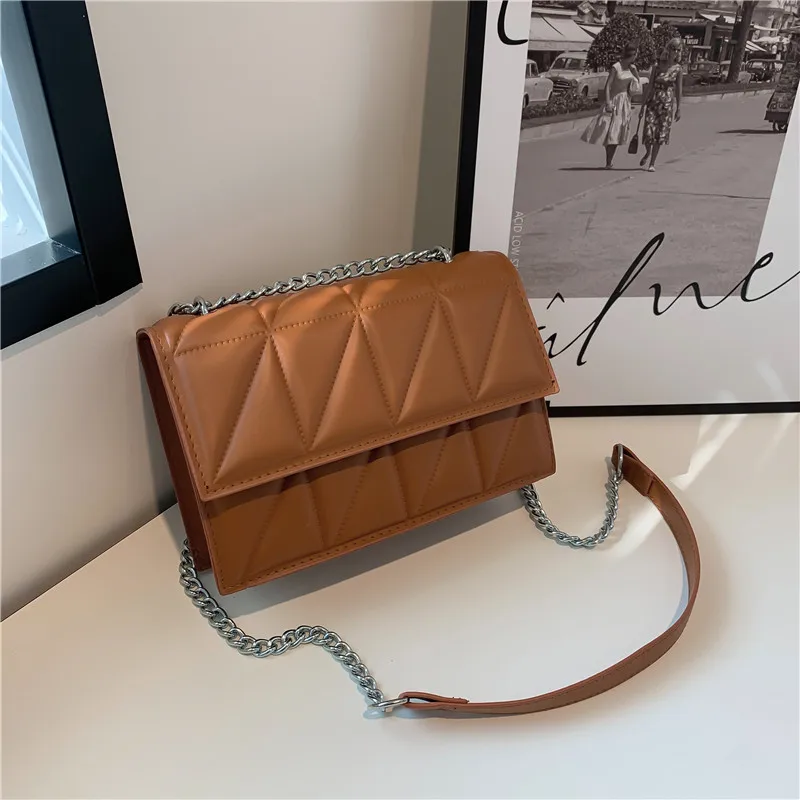 New small bag 2022 new trendy Korean version foreign style rhombus chain embroidery thread small square bag mini messenger shoulder bag
New small bag 2022 new trendy Korean version foreign style rhombus chain embroidery thread small square bag mini messenger shoulder bag