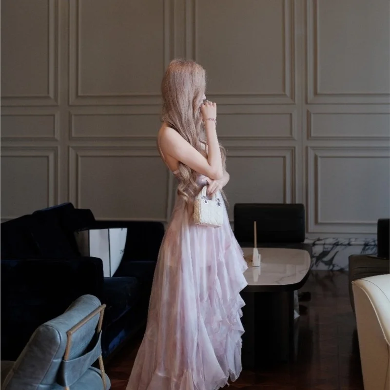A flowing irregular multi-layered birthday dress
A flowing irregular multi-layered birthday dress