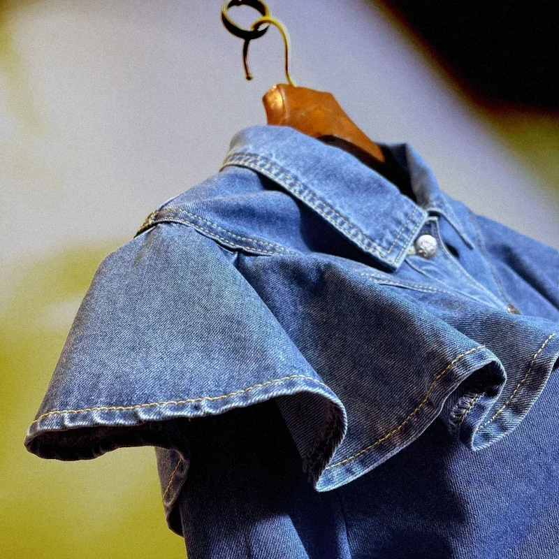Fashion Ruffles Splicing Blue Short Shirt Denim Jacket Spring Autumn New Women Casual Lapel Long Sleeve Jeans Jacket Streetwear
Fashion Ruffles Splicing Blue Short Shirt Denim Jacket Spring Autumn New Women Casual Lapel Long Sleeve Jeans Jacket Streetwear
