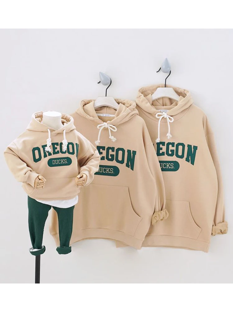 Hoodies 2022 Spring Fake-2 Pieces Sweatshirt Family Matching Outfits Long Sleeve Tops Letters Print Mother Kids Clothes Cotton
Hoodies 2022 Spring Fake-2 Pieces Sweatshirt Family Matching Outfits Long Sleeve Tops Letters Print Mother Kids Clothes Cotton