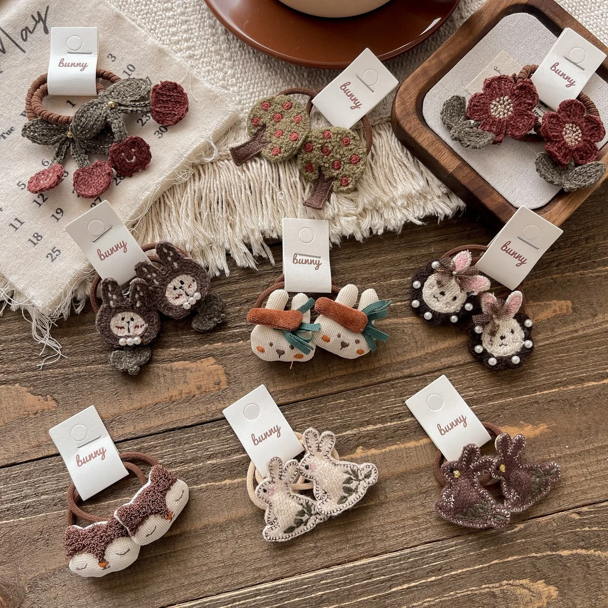 Versatile Hair Clips 2PCS Brown Fabric Bow Heart Korean Sweet Style Side Clips for Girls Gentle Non-Damage
Versatile Hair Clips 2PCS Brown Fabric Bow Heart Korean Sweet Style Side Clips for Girls Gentle Non-Damage