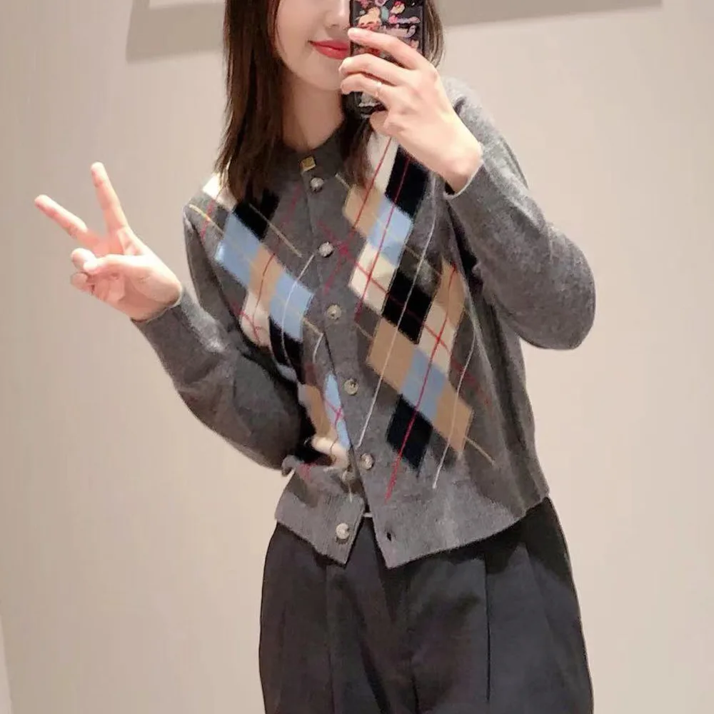 Осень-зима, новый высококачественный женский облегающий повседневный круглый трикотажный топ с ленивым узором и бриллиантами id Faion
Осень-зима, новый высококачественный женский облегающий повседневный круглый трикотажный топ с ленивым узором и бриллиантами id Faion