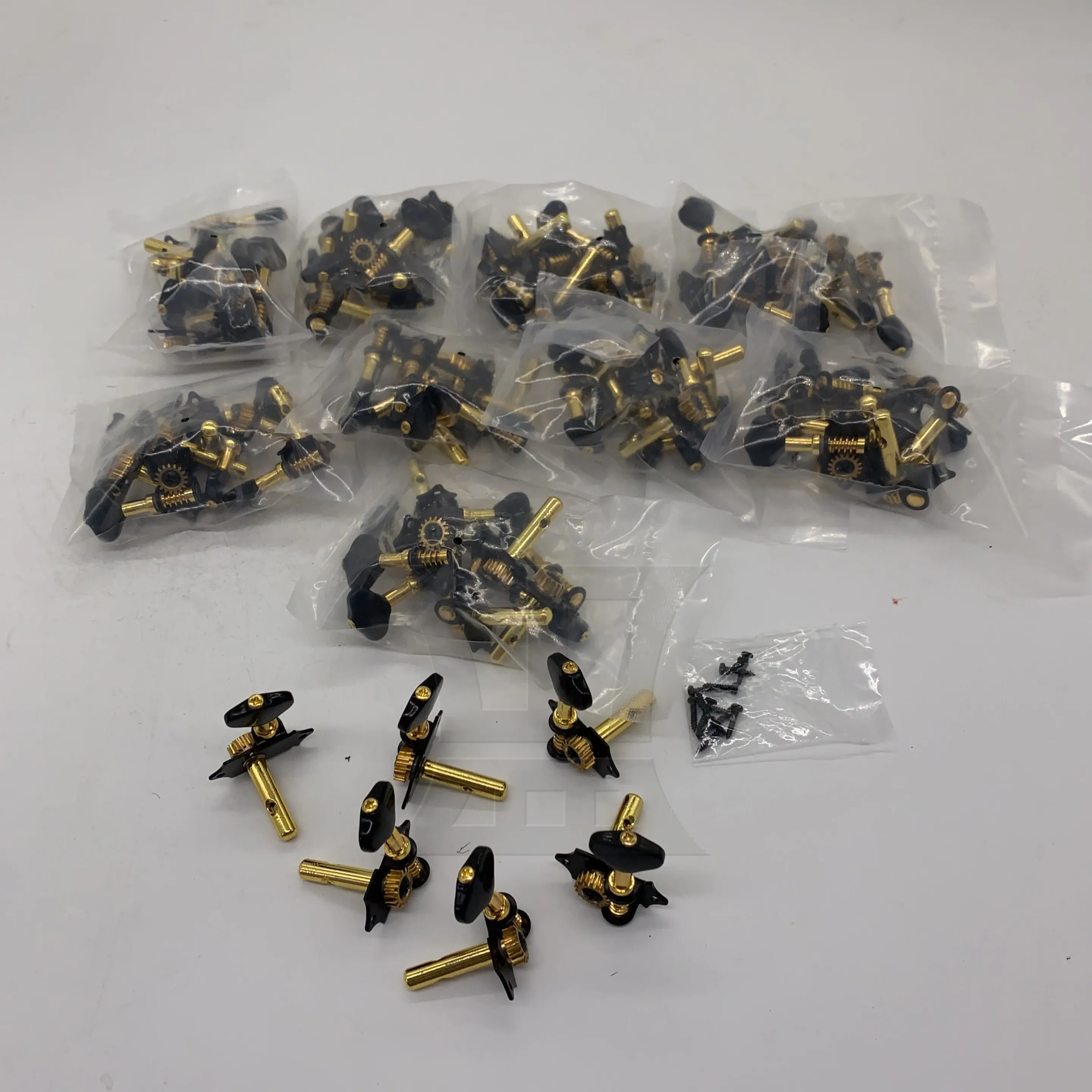 Yibuy 60pcs 30R30L Tuning Pegs Electric Guitar Gear Ratio 18:1 Plum Handle Black and Golden for Replacing Worn-Out Buttons
Yibuy 60pcs 30R30L Tuning Pegs Electric Guitar Gear Ratio 18:1 Plum Handle Black and Golden for Replacing Worn-Out Buttons