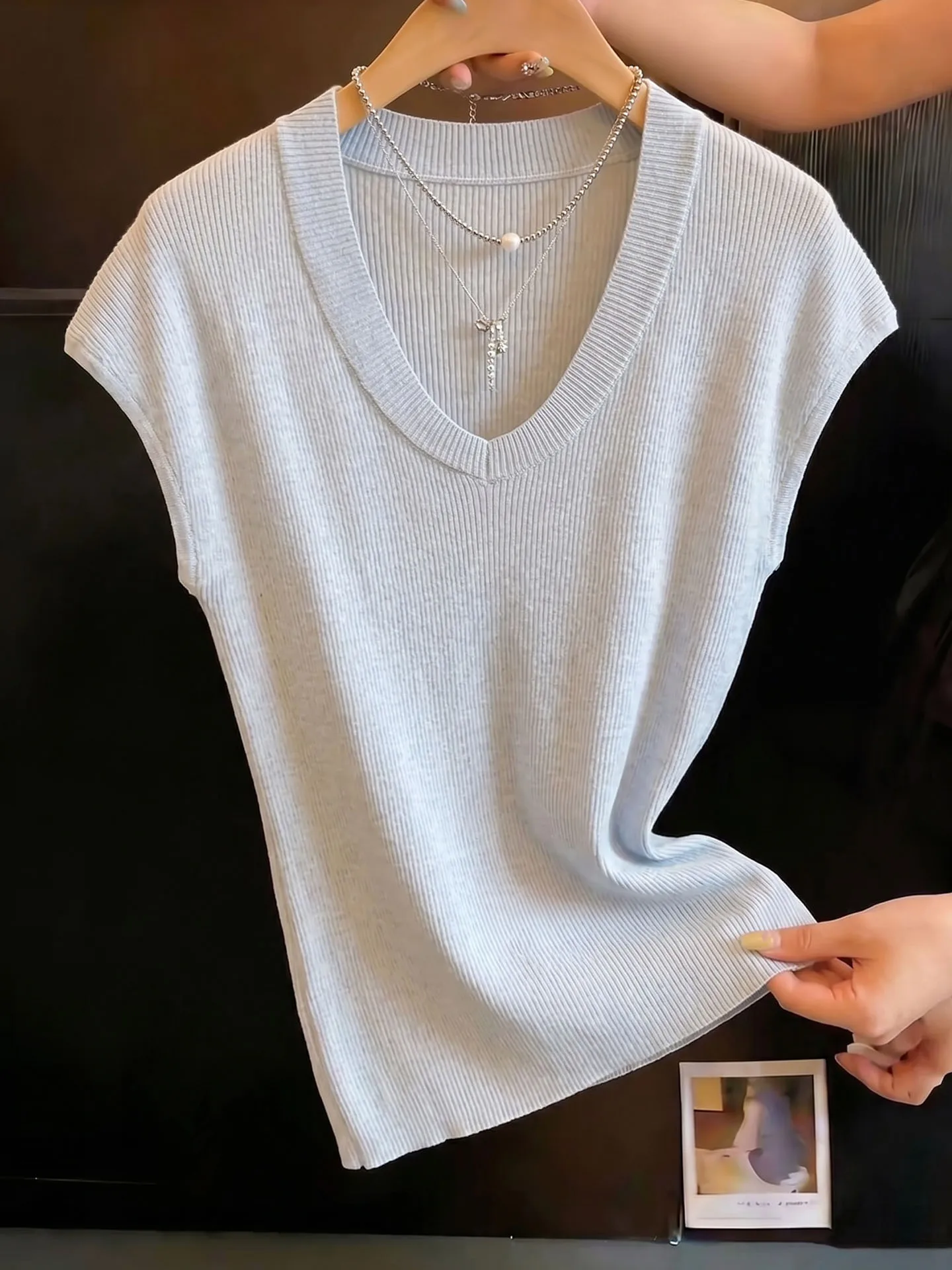 Minimalist Style Short Sleeve Knitted Pure Color T-Shirt Korean Version Trendy Versatile Head over Heel Silk Women's Top
Minimalist Style Short Sleeve Knitted Pure Color T-Shirt Korean Version Trendy Versatile Head over Heel Silk Women's Top