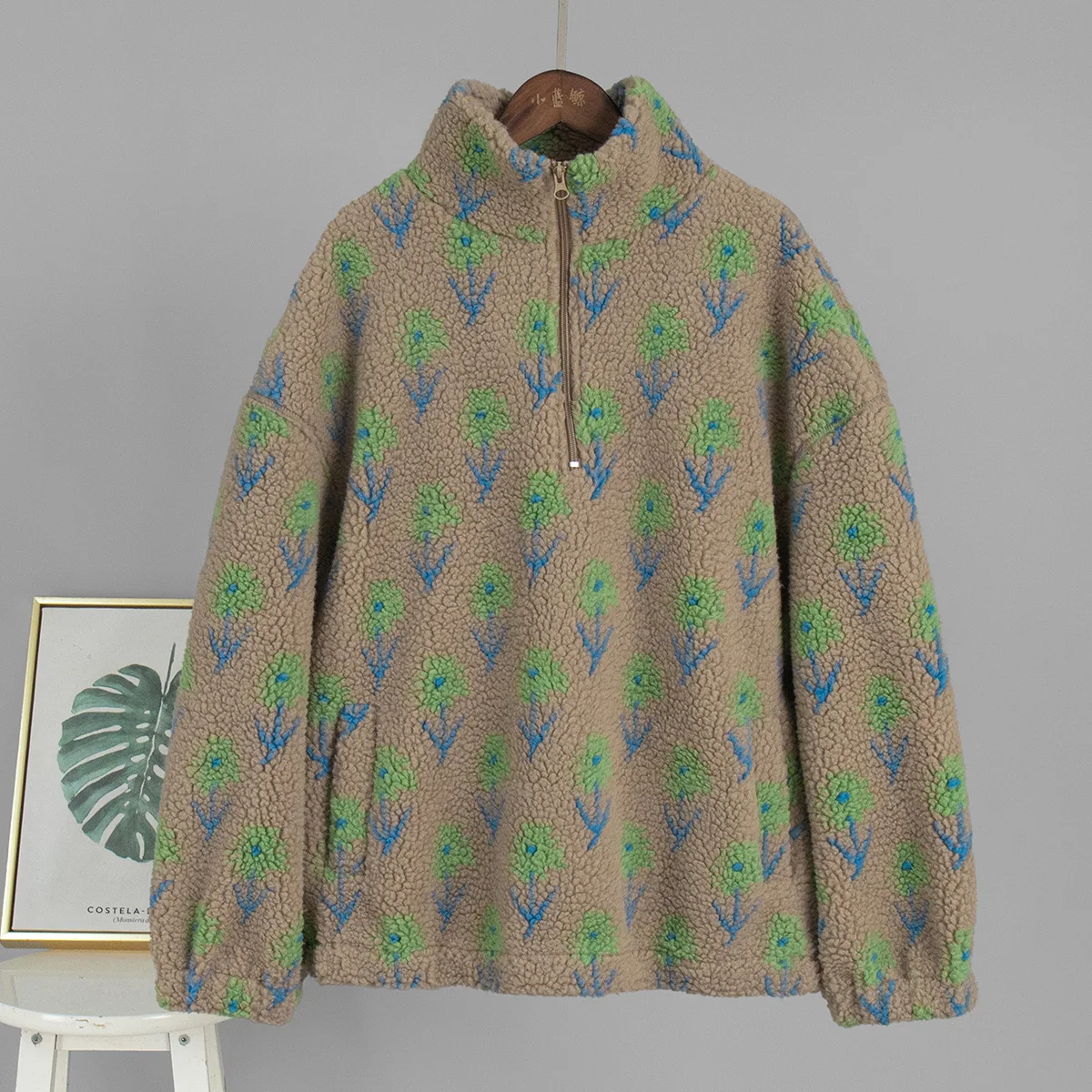 Women Printed Lamb Fur Hoodies Vintage Fashion Floral Contrast Loose Pullover Fall Winter Casual Street Office Hoodies
Women Printed Lamb Fur Hoodies Vintage Fashion Floral Contrast Loose Pullover Fall Winter Casual Street Office Hoodies