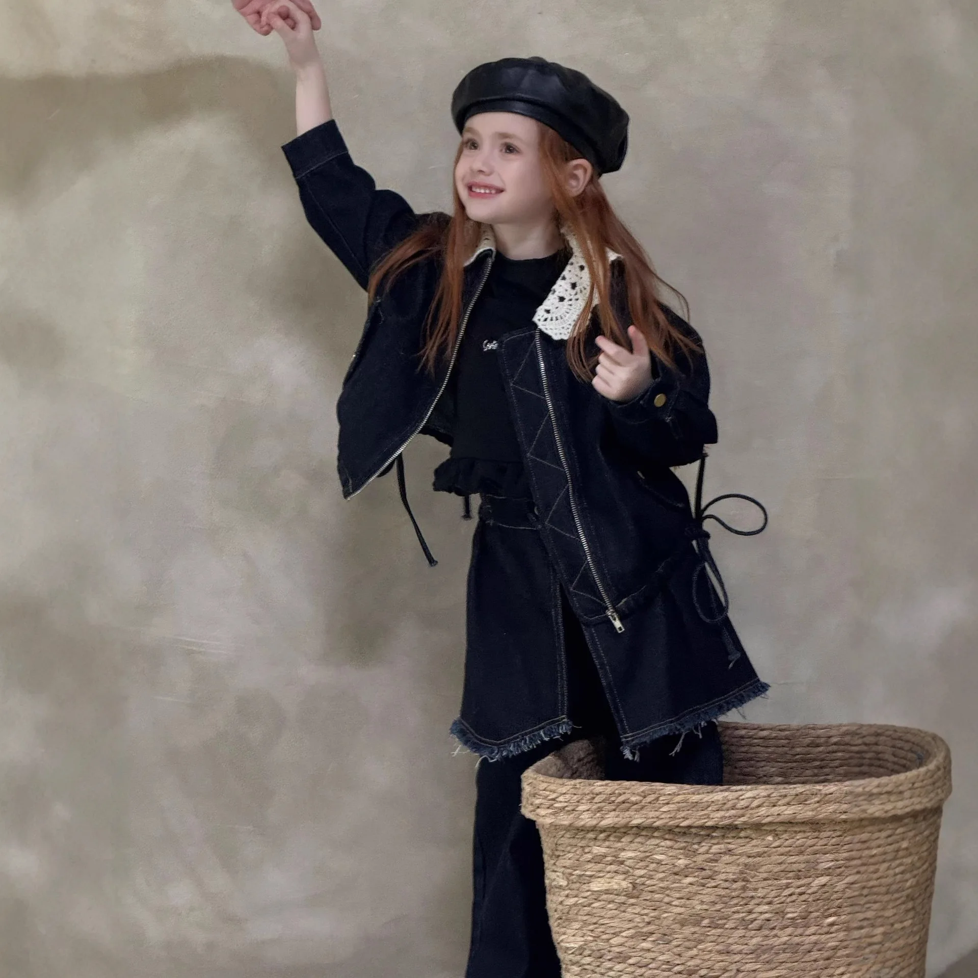 Новинка осени и зимы 2024, детская одежда, детские повседневные многослойные джинсы, многослойная джинсовая юбка для девочек, джинсовые широкие брюки
Новинка осени и зимы 2024, детская одежда, детские повседневные многослойные джинсы, многослойная джинсовая юбка для девочек, джинсовые широкие брюки