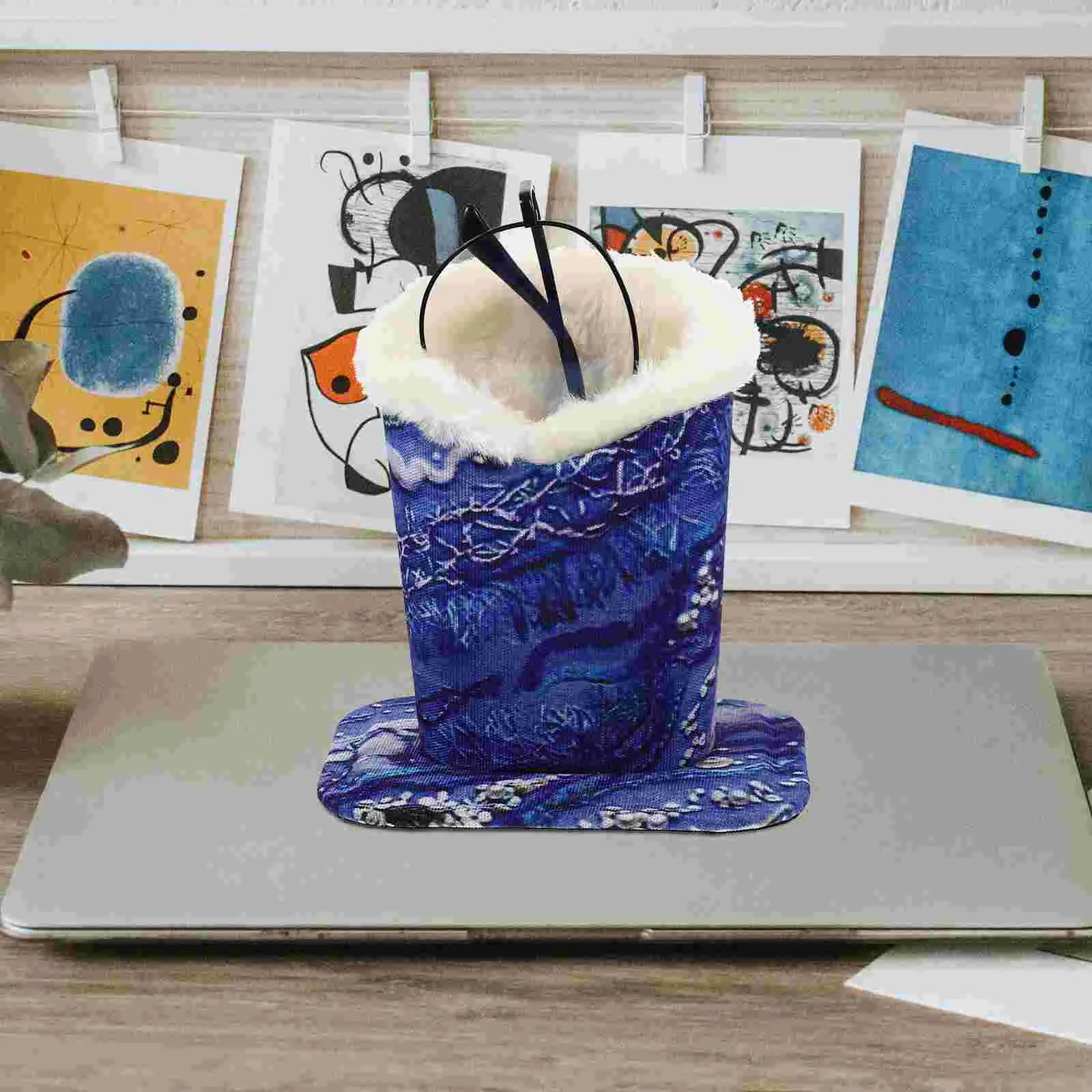 Plush Glasses Holder Plum Blossom Eyewear Stand for Bedroom Living Room Office Anti Scratch Protective Eye Glass Base
Plush Glasses Holder Plum Blossom Eyewear Stand for Bedroom Living Room Office Anti Scratch Protective Eye Glass Base